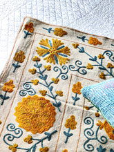 Load image into Gallery viewer, SUZANI Throw