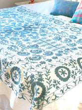 Load image into Gallery viewer, SUZANI Throw