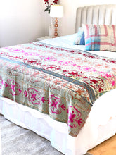 Load image into Gallery viewer, SUZANI Kantha
