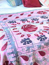 Load image into Gallery viewer, SUZANI Kantha
