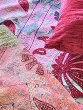Load image into Gallery viewer, SUZANI Kantha