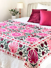 Load image into Gallery viewer, SUZANI Throw