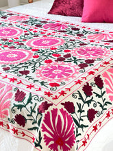 Load image into Gallery viewer, SUZANI Throw