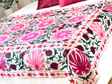 Load image into Gallery viewer, SUZANI Throw