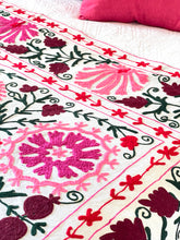 Load image into Gallery viewer, SUZANI Throw