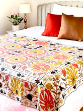 Load image into Gallery viewer, SUZANI Throw