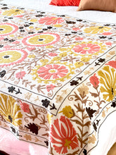 Load image into Gallery viewer, SUZANI Throw