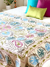 Load image into Gallery viewer, SUZANI Throw