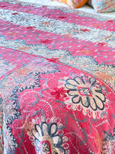 Load image into Gallery viewer, SUZANI Kantha