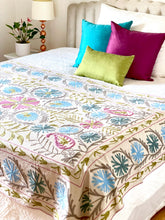 Load image into Gallery viewer, SUZANI Throw