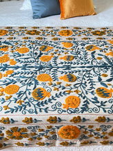 Load image into Gallery viewer, SUZANI Throw