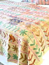 Load image into Gallery viewer, SUZANI Kantha
