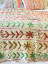 Load image into Gallery viewer, SUZANI Kantha
