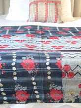 Load image into Gallery viewer, Vintage Sari kantha Quilt