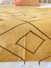 Load image into Gallery viewer, Vintage Sari Kantha Quilt
