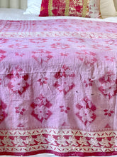 Load image into Gallery viewer, Vintage Sari kantha Quilt