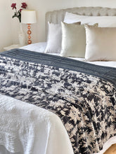 Load image into Gallery viewer, Kantha Bedcover 225cmX275cm
