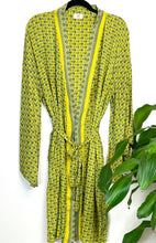 Load image into Gallery viewer, Vintage Sari Kimono Short