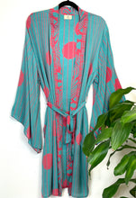 Load image into Gallery viewer, Vintage Sari Kimono Short