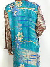 Load image into Gallery viewer, Vintage Silk Sari Long Shirt