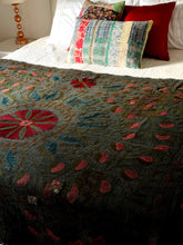 Load image into Gallery viewer, SUZANI Kantha