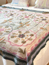 Load image into Gallery viewer, SUZANI Kantha