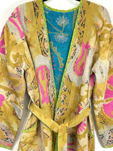 Load image into Gallery viewer, Kantha Suzani Jacket