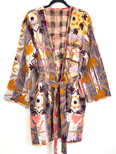 Load image into Gallery viewer, Kantha Suzani Jacket