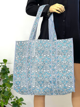 Load image into Gallery viewer, Blockprint Quilted Bag