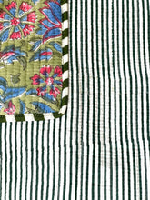 Load image into Gallery viewer, Blockprint Quilted Bag