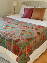 Load image into Gallery viewer, SUZANI Kantha