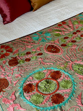 Load image into Gallery viewer, SUZANI Kantha