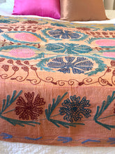 Load image into Gallery viewer, SUZANI Kantha