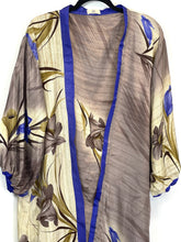 Load image into Gallery viewer, Vintage Sari Kimono Duster