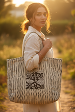 Load image into Gallery viewer, Blockprint Quilted Bag