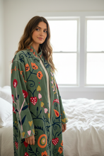 Load image into Gallery viewer, Velvet Suzani Long Jacket
