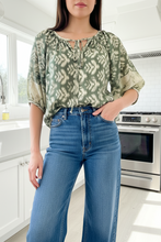 Load image into Gallery viewer, Bella Silk Top