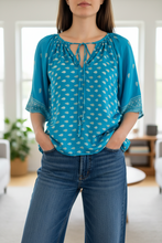 Load image into Gallery viewer, Bella Silk Top