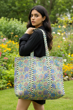 Load image into Gallery viewer, Blockprint Quilted Bag