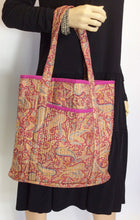 Load image into Gallery viewer, Silk Sari Quilted Bag