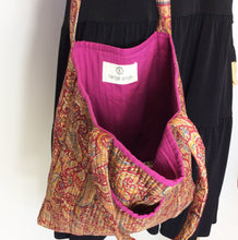 Load image into Gallery viewer, Silk Sari Quilted Bag