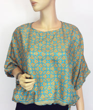 Load image into Gallery viewer, Bella top