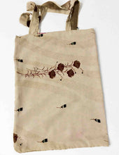 Load image into Gallery viewer, Vintage Sailk Sari Tote