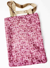 Load image into Gallery viewer, Vintage Sailk Sari Tote