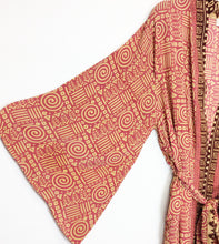 Load image into Gallery viewer, Vintage Sari Kimono Short
