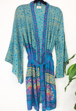 Load image into Gallery viewer, Vintage Sari Kimono Short