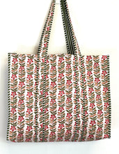 Load image into Gallery viewer, Blockprint Quilted Bag
