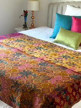 Load image into Gallery viewer, SUZANI Kantha
