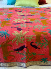 Load image into Gallery viewer, SUZANI Kantha
