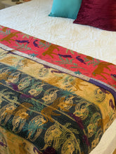 Load image into Gallery viewer, SUZANI Kantha
